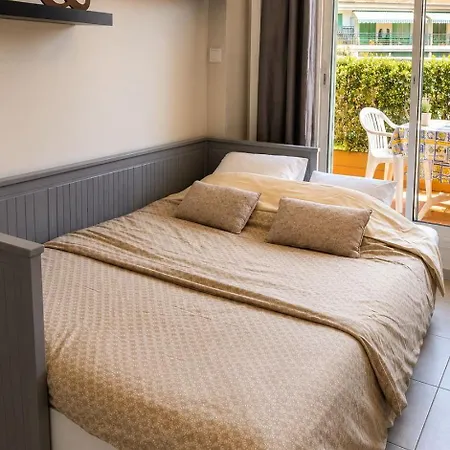 Charming With Terrace In شقة