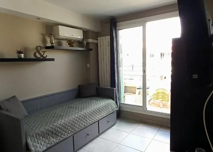 Flat Near Sea And Center Nice