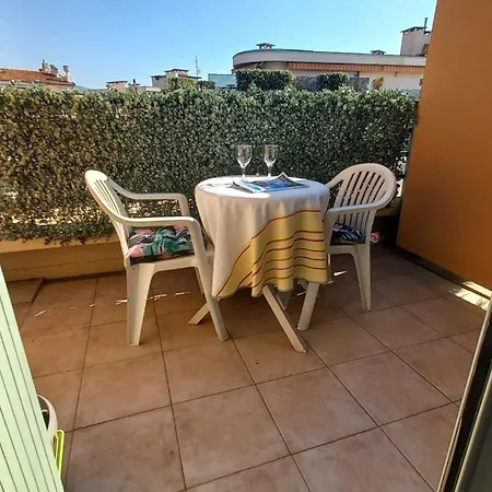 Lejlighed Charming With Terrace In